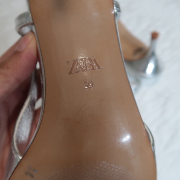 ZARA Silver Metallic Kitten Heel Shoes 39 - Picture 8 of 12